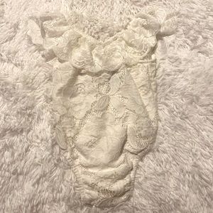 EUC Bailey’s Blossoms Lace Flutter